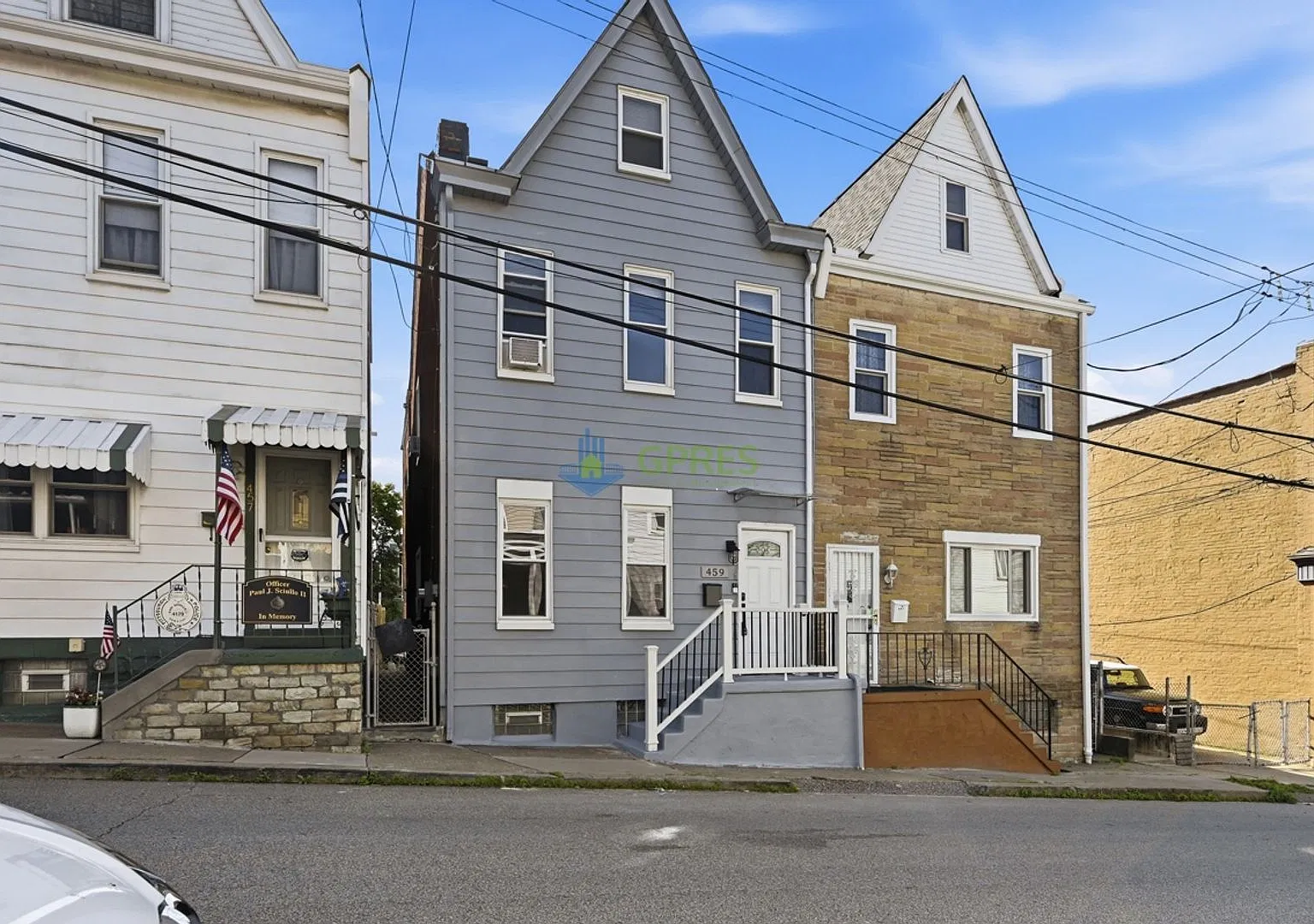 Upscale 3BR Home in Pittsburgh's Bloomfield neighborhood — Photo 2