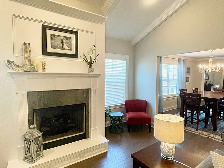 116 Herman Dr — Photo 3