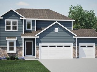 1286 Olde Highlander DRIVE, Oconomowoc, WI 53066