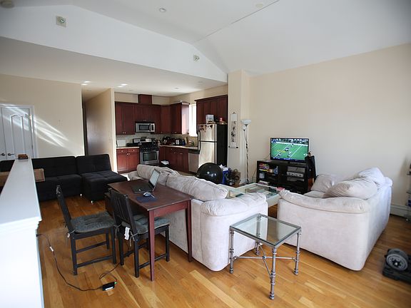 3rd image of 209 Bay 31 St #3A
