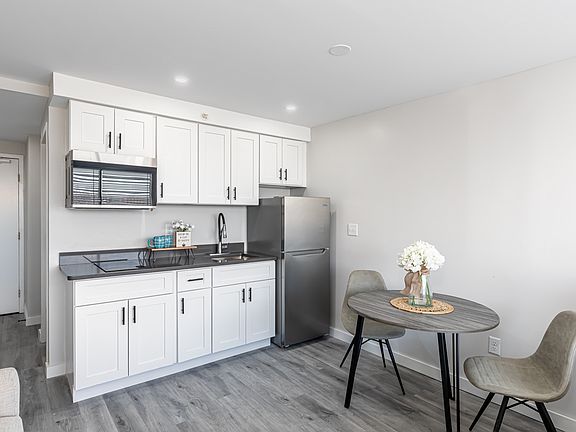 2nd image of 50 Morgan St #1