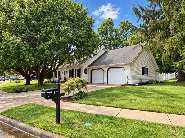 1312 Ridge Rd, Wilmington, OH 45177
