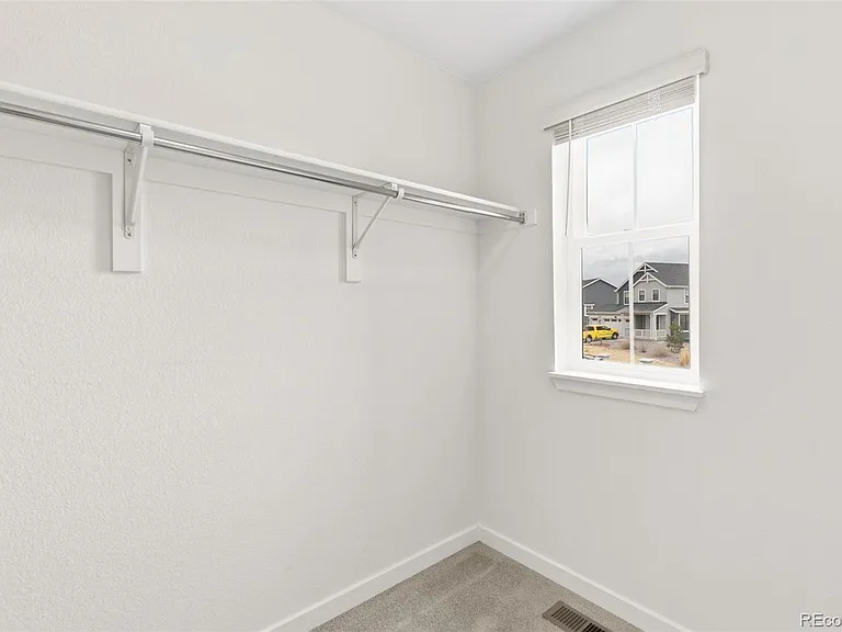 1186 Elbridge Dr — Photo 36