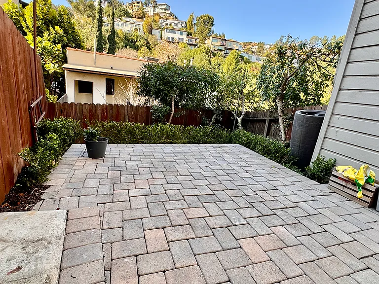 2068 Paramount Dr — Photo 19