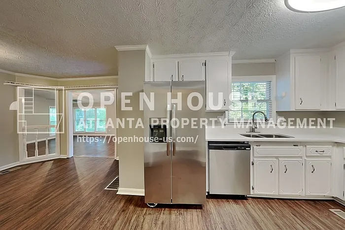 2709 Hawk Dr NE — Photo 5