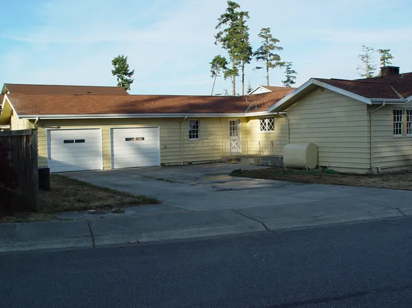 1180 NW Elwha Ct, Oak Harbor, WA 98277