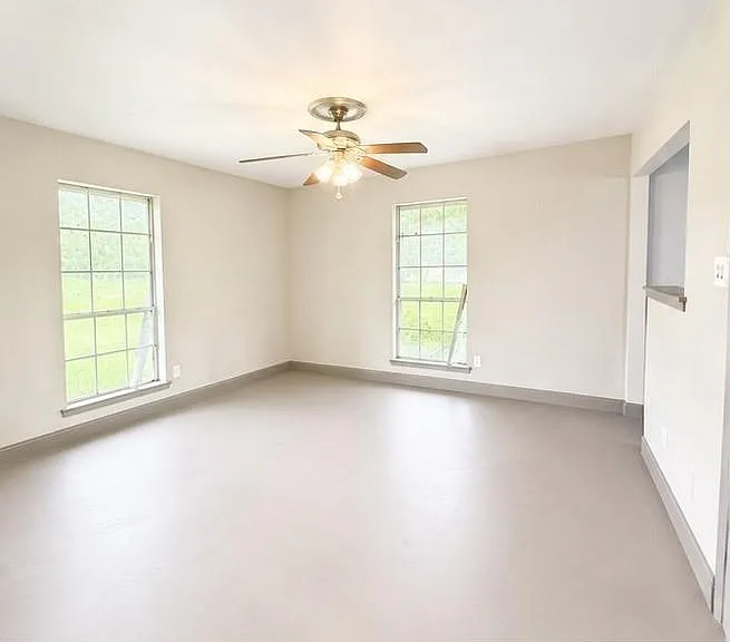 206 N Main St — Photo 9