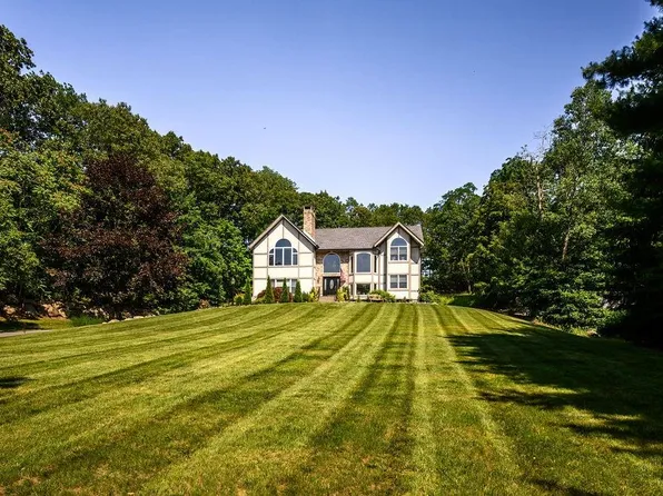 24 Table Rock Rd, Tuxedo Park, NY 10987