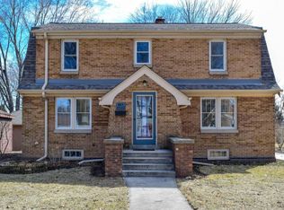 W65N548 Saint John Ave, Cedarburg, WI 53012