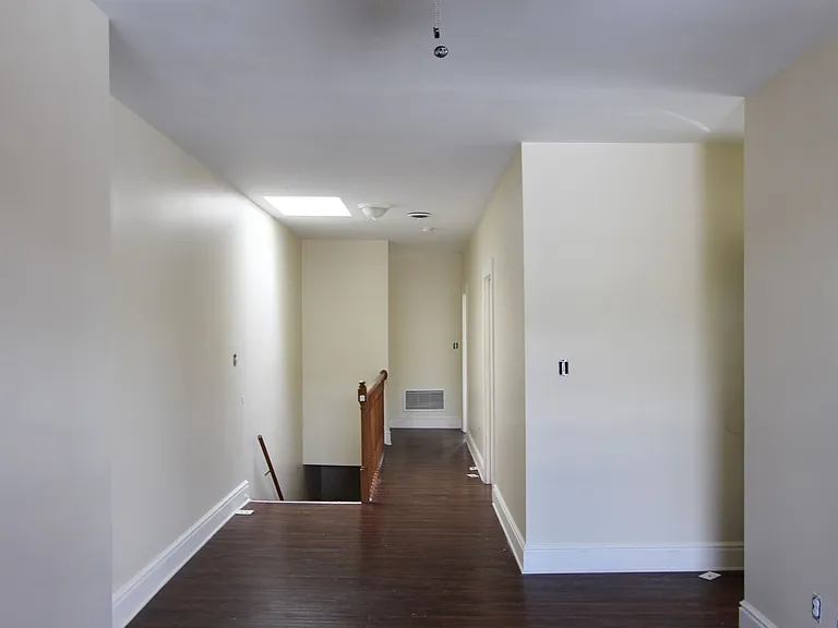 2336-2338 E Carson St — Photo 5