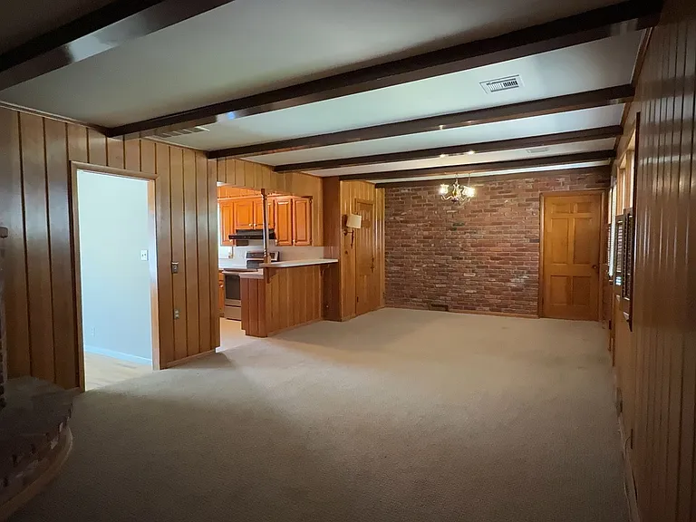 5443 S Marion Ave E — Photo 5