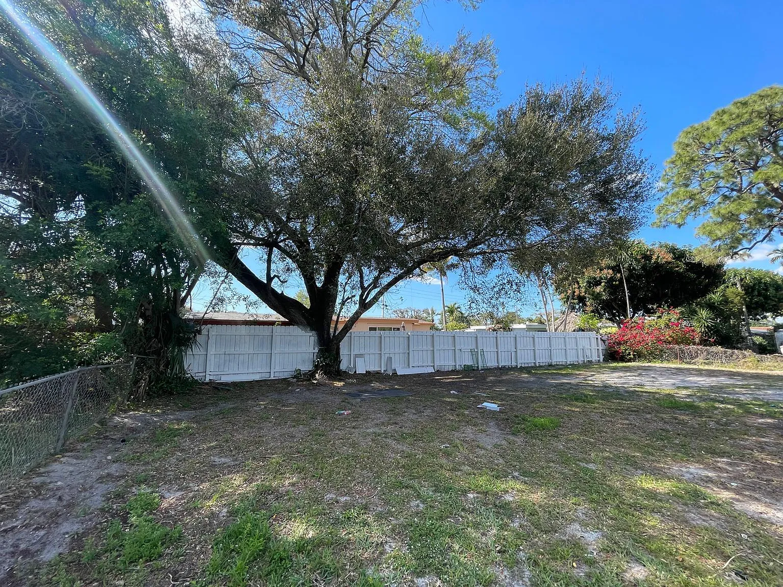 4 bed, 2.0 bath, 1114 sqft, $3,500 — Photo 4
