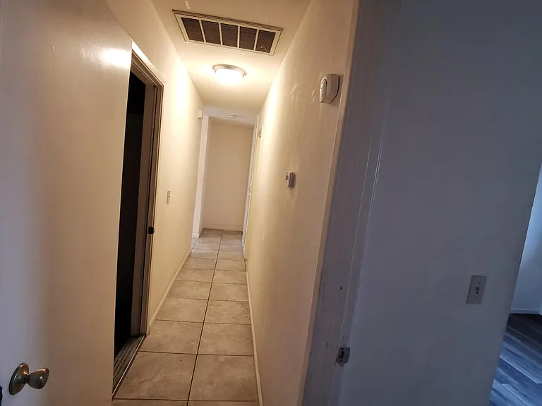 137 E Manzanita Ln — Photo 5