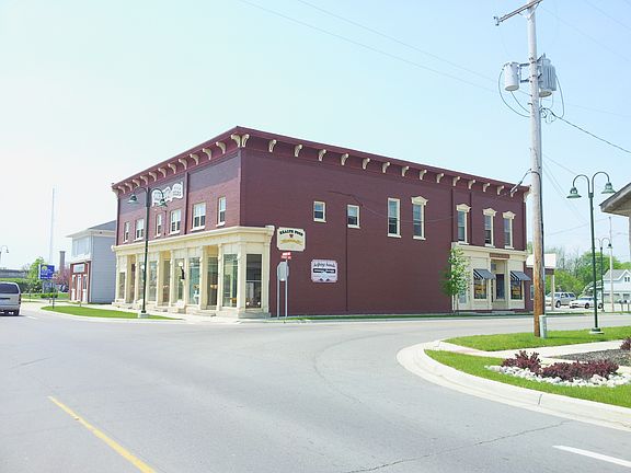 2nd image of 402 W. Lake Street