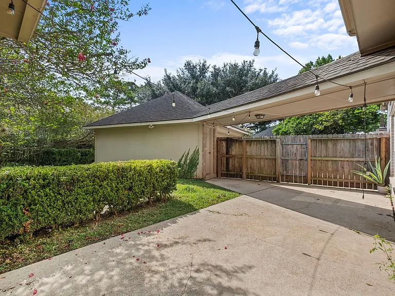 1431 N Medio River Cir — Photo 27