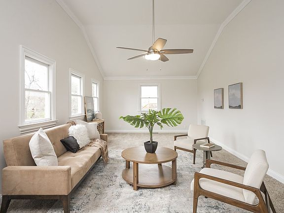 3rd image of 301 Lutie St