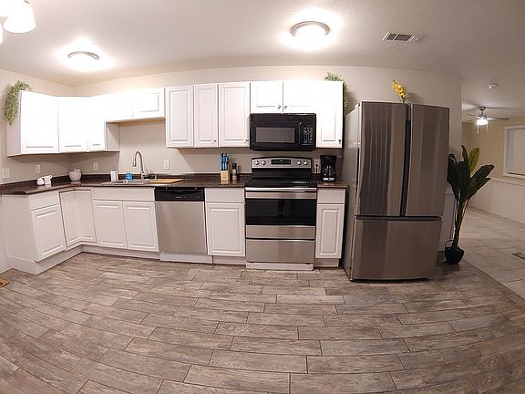 3rd image of 206 W Atlantic St
