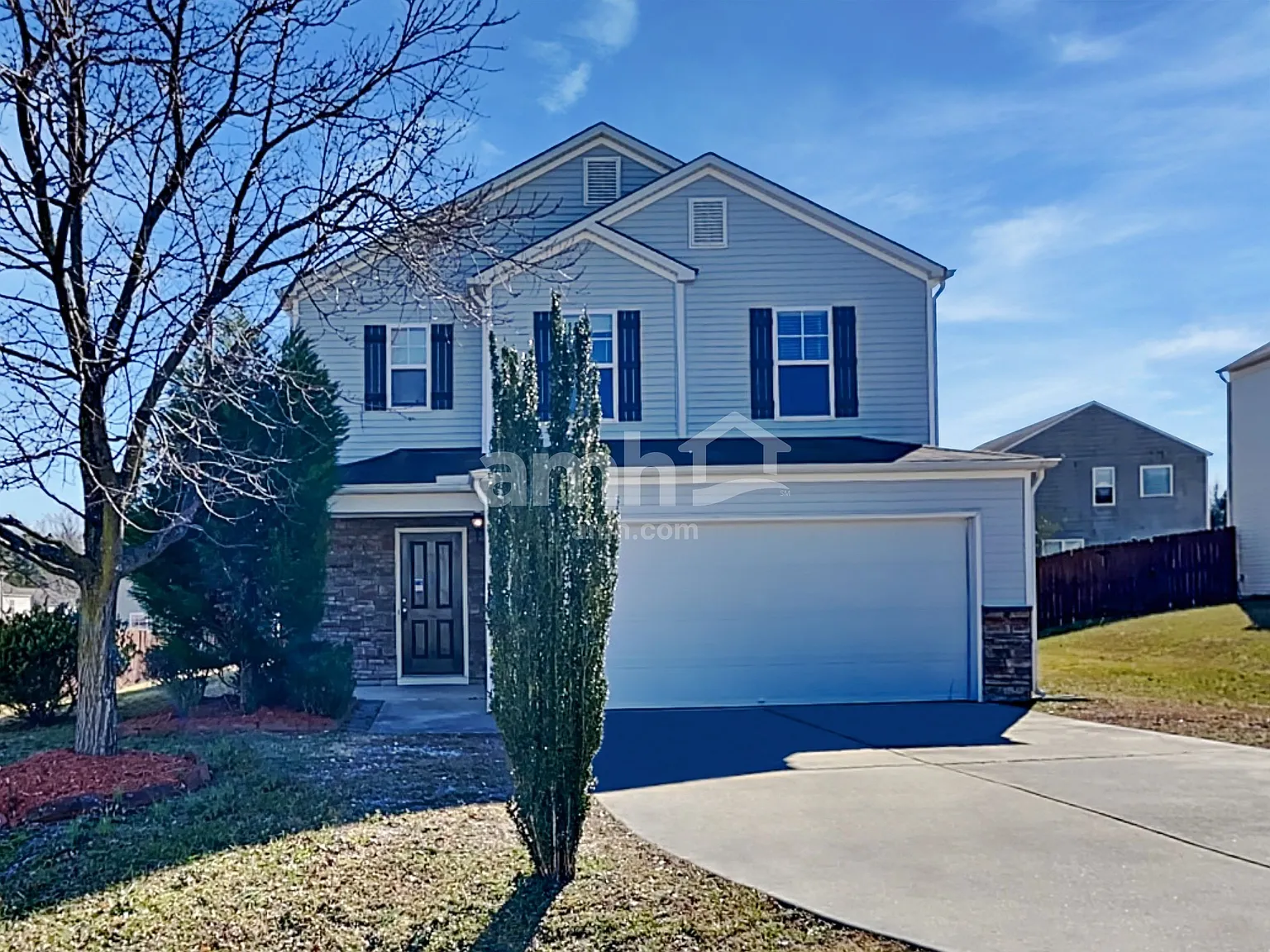 4 bed, 3.0 bath, 2340 sqft, $2,315 — Photo 1