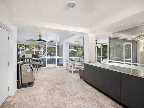 5th image of 20 Center Ln