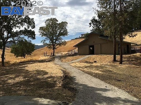 4th image of 867 Sage Dr