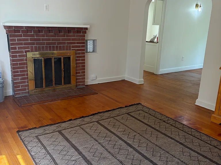 600 Wheelers Farm Rd — Photo 7