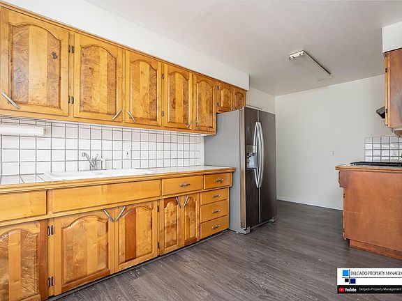 5th image of 1025 Sherwood Ave