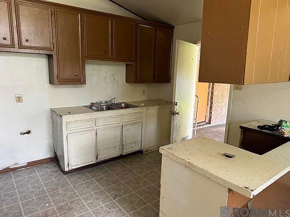 3rd image of 5034 Jackson Ave
