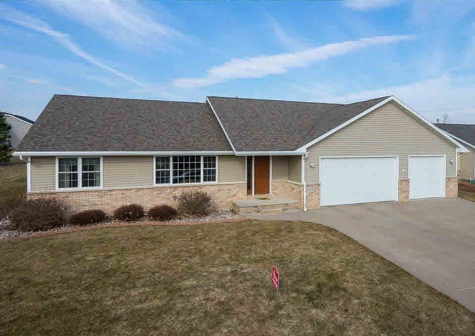 1st image of 211 Howard Dr