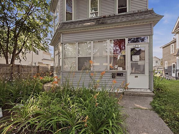 4th image of 852 Jessamine Ave E