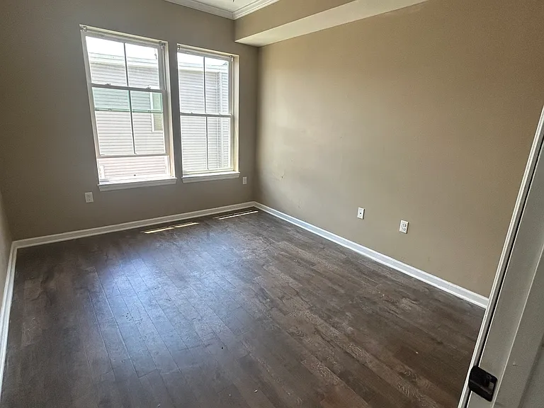 516 N Saint Clair St #301 — Photo 7