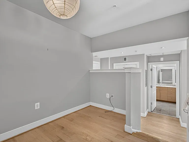 2425 L St NW #421 — Photo 18