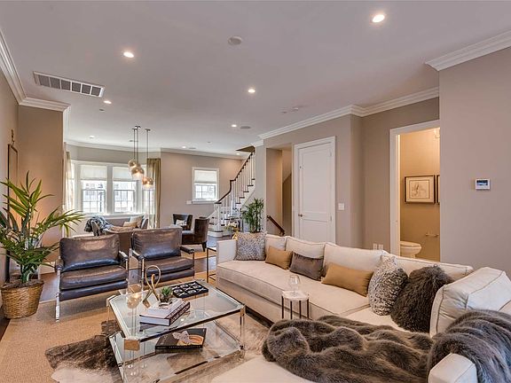 4th image of 1011 Grist Mill Cir #1011