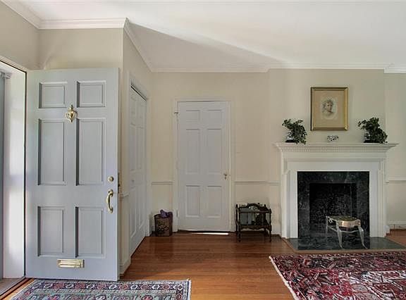 3rd image of 4305 S Ashlawn Dr