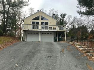 21 Lakeview Ave, Dudley, MA 01571