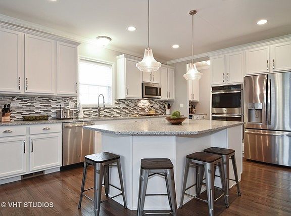 2nd image of 3508 Harold Cir