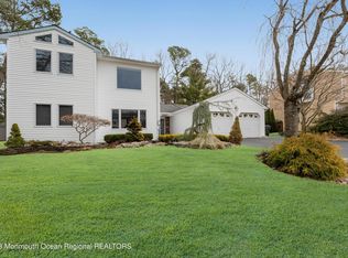 15 Timberline Dr, Howell, NJ 07731