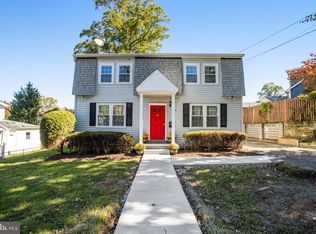 6908 Barrett Rd, Falls Church, VA 22042