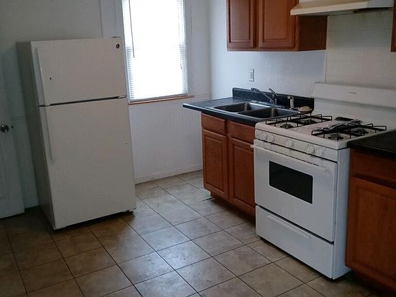 2nd image of 209 S Pennsylvania Ave #4
