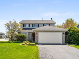 2545 Dorothy Dr, Aurora, IL 60504