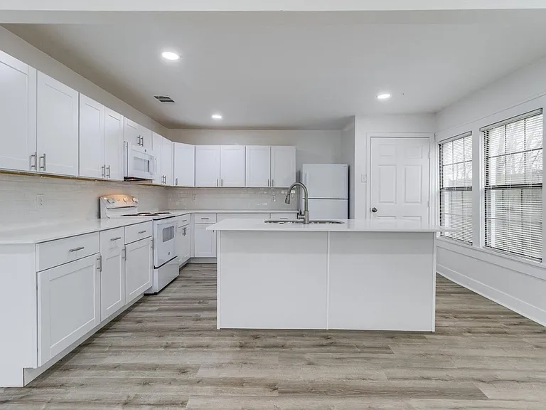 912 S Armstrong Street 731 W — Photo 17