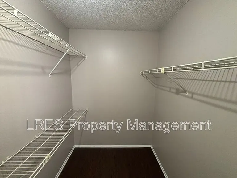 4564 Pheasant Run Dr — Photo 20