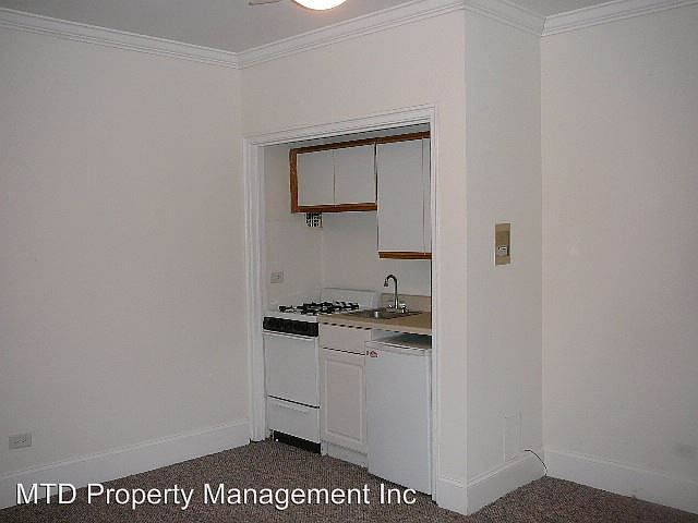 1st image of 2119 N Sedgwick St APT 2G