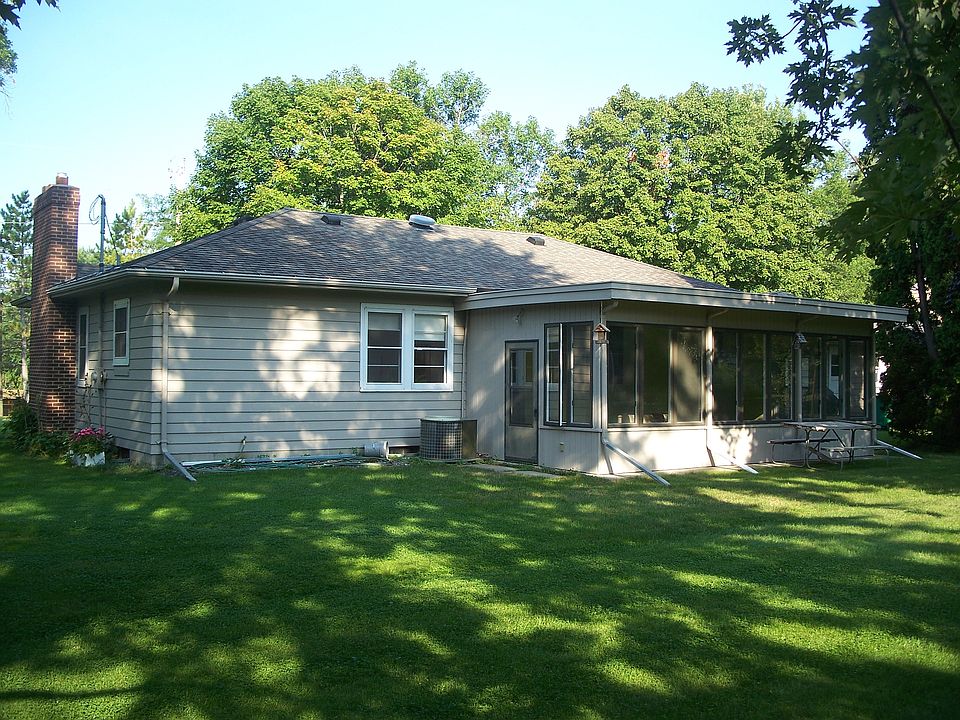 2nd image of 785 Mooers Ave SE