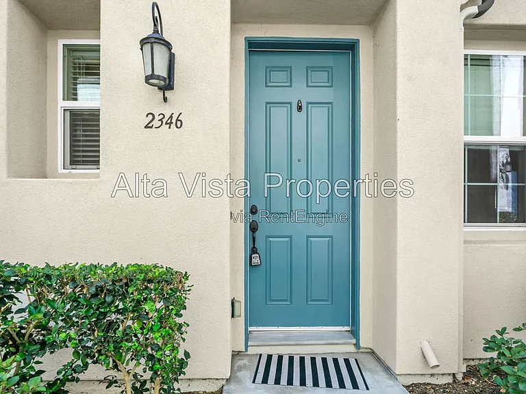 2346 Sentinel Ln — Photo 1