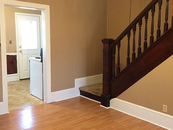 4th image of 223-225 Hamilton Ave #223HAM