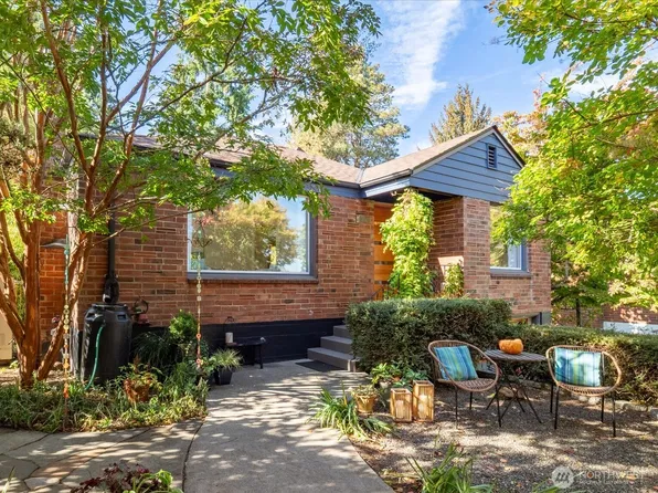 10523 13th Avenue NW, Seattle, WA 98177