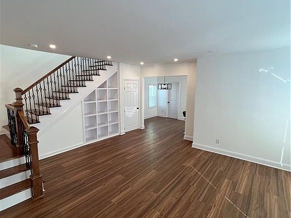 3rd image of 57 Gould St