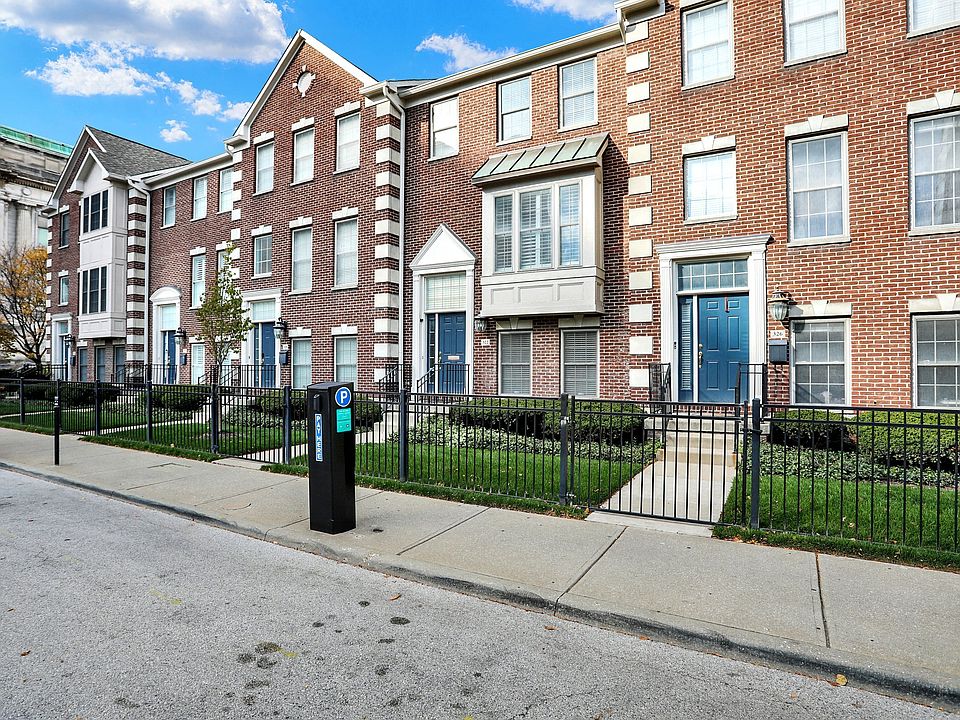 1st image of 322 E Ohio St
