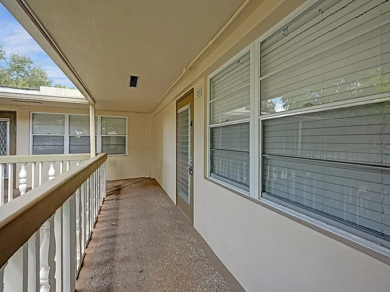232 Farnham Cres #232-J — Photo 29
