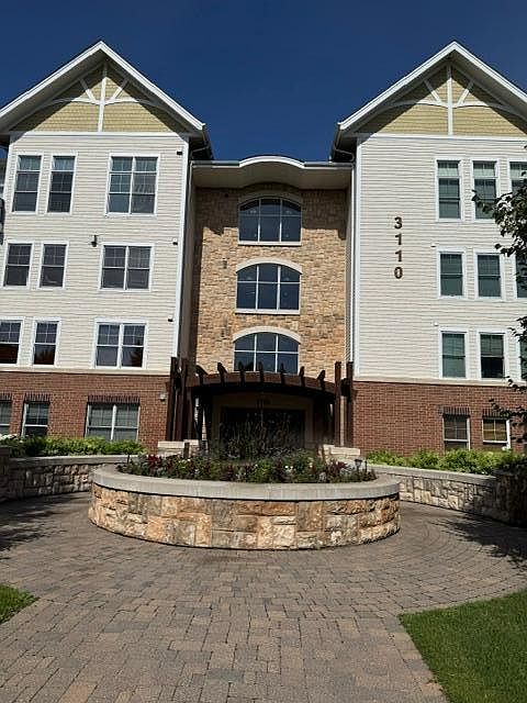 1st image of 3110 Chestnut St N #312